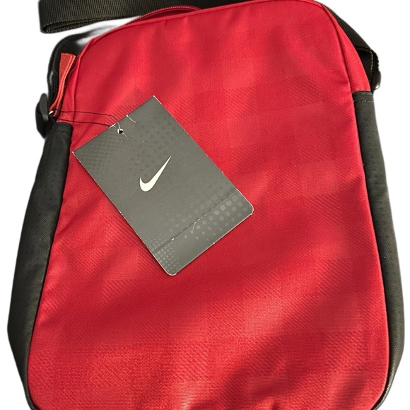 NWT Nike Manchester United Shoulder Bag - Picture 2 of 2